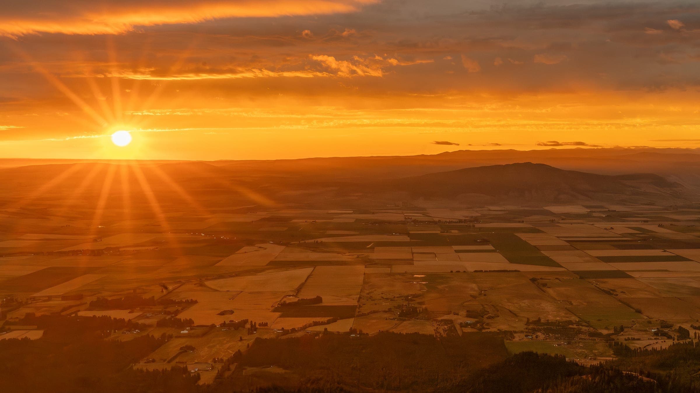 Golden sunset over the Grande Ronde Valley farmland